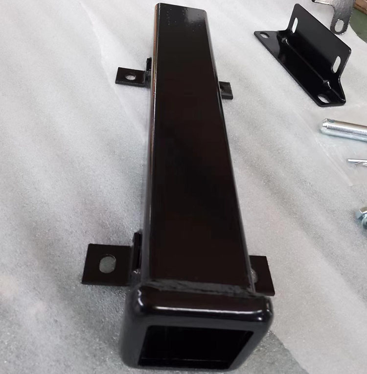 Attelages de remorque à extensions multiples installés dans un ensemble complet Attelages de remorque à extensions multiples installés dans un ensemble complet